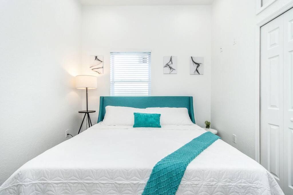 2Br Spacious House In Heart Of West Tampa Bagian luar foto