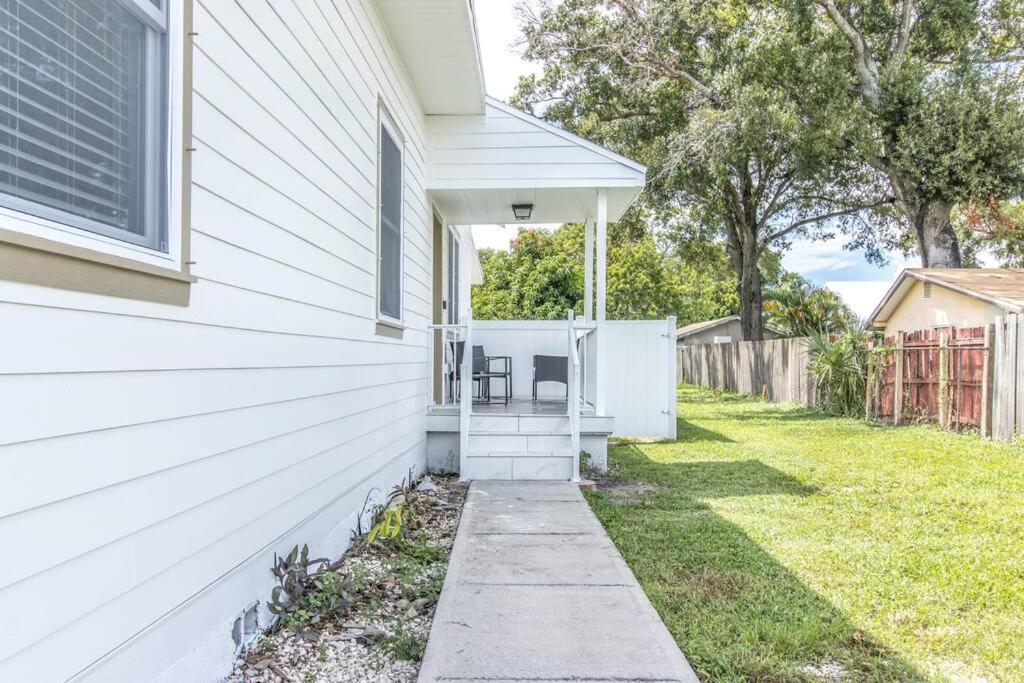 2Br Spacious House In Heart Of West Tampa Bagian luar foto