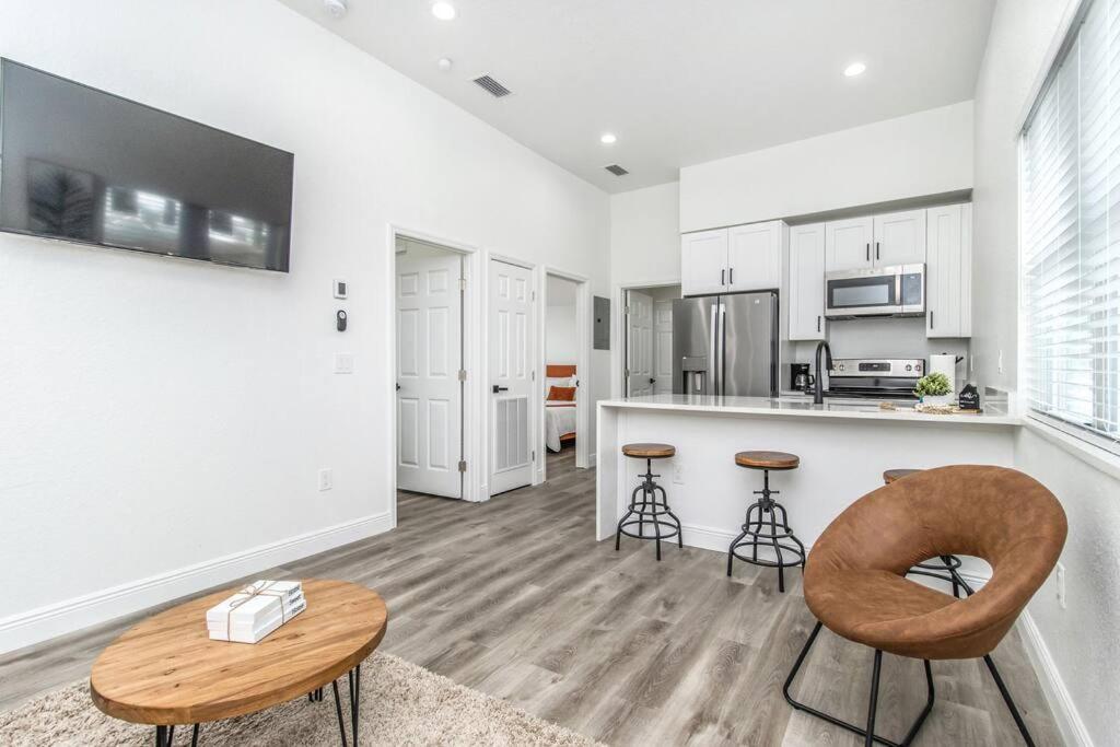 2Br Spacious House In Heart Of West Tampa Bagian luar foto