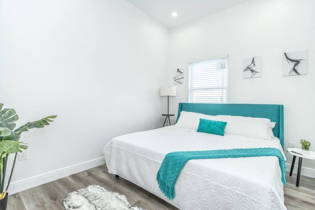 2Br Spacious House In Heart Of West Tampa Bagian luar foto