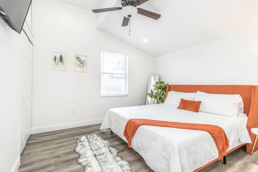 2Br Spacious House In Heart Of West Tampa Bagian luar foto